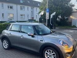 Grau Gebraucht 2018 Mini ONE Kleinwagen | 15.500 € (Etwas zu teuer)
