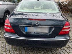 Blau Gebraucht 2005 Mercedes E280 Limousine | 3.700 € (Guter Preis)