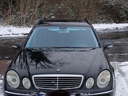Blau Gebraucht 2004 Mercedes E320 Avantgarde Kombi | 4.290 €