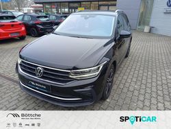 Deep black perleffekt Gebraucht 2022 VW Tiguan Active SUV | 25.990 € (Superpreis)