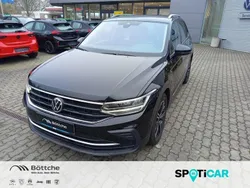 Deep black perleffekt Gebraucht 2022 VW Tiguan Active SUV | 27.980 € (Guter Preis)