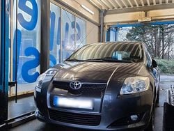 Grau Gebraucht 2008 Toyota Auris Kleinwagen | 3.500 €