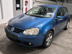 Blau Gebraucht 2006 VW Golf V Limousine | 2.600 € (Guter Preis)