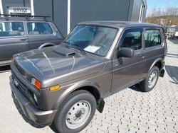 Beige Gebraucht 2018 Lada niva SUV | 12.990 € (Fairer Preis)