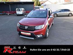 Dunkelrot Gebraucht 2017 Dacia Sandero Prestige Kleinwagen | 8.895 € (Fairer Preis)
