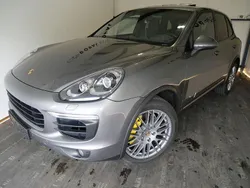 Grau Gebraucht 2016 Porsche Cayenne Sport SUV | 35.950 € (Fairer Preis)