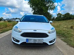 Weiß Gebraucht 2016 Ford Focus Kombi | 6.600 € (Guter Preis)
