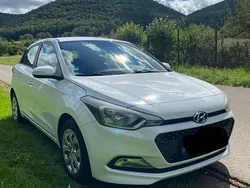 Weiß Gebraucht 2015 Hyundai i20 Classic Kleinwagen | 5.900 € (Etwas zu teuer)