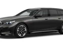 Grau Gebraucht 2024 BMW 520 Comfort Edition Kombi | 55.925 € (Fairer Preis)