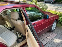 Rot Gebraucht 1992 Mercedes 190 Limousine | 9.000 €