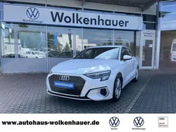 Gletscherweiß (metallic) Gebraucht 2022 Audi A3 Sportback Advanced Limousine | 29.750 € (Teuer)