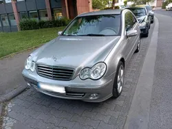 Beige Gebraucht 2004 Mercedes C220 Limousine | 4.300 €