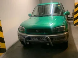 Grün Gebraucht 1999 Toyota RAV4 SUV | 4.900 € (Teuer)