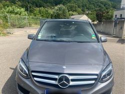 Grau Gebraucht 2017 Mercedes B220 AMG Van / Kleinbus | 19.900 € (Etwas zu teuer)
