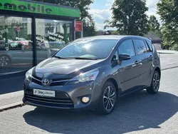 Grau Gebraucht 2017 Toyota Verso Edition-S Van / Kleinbus | 12.990 € (Guter Preis)