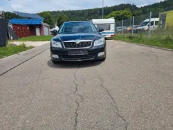 Schwarz Gebraucht 2011 Skoda Octavia Impuls Edition Kombi | 2.300 €