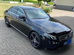 Schwarz Gebraucht 2016 Mercedes E220 Limousine | 25.999 € (Etwas zu teuer)