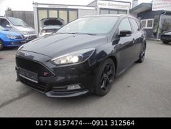 Schwarz Gebraucht 2015 Ford Focus ST Limousine | 10.900 € (Guter Preis)