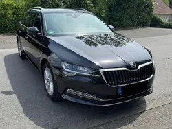 Schwarz Gebraucht 2022 Skoda Superb Style Kombi | 26.700 € (Guter Preis)