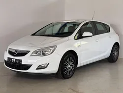Weiß Gebraucht 2012 Opel Astra Design Edition Limousine | 5.790 € (Fairer Preis)