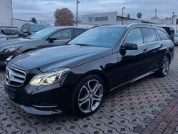 Obsidianschwarz metalliclack Gebraucht 2015 Mercedes E300 Kombi | 12.998 € (Superpreis)