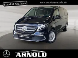 Schwarz (obsidianschwarz) Gebraucht 2023 Mercedes V300 Avantgarde Van / Kleinbus | 57.850 € (Superpreis)