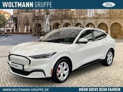 Starweiß metallic Gebraucht 2023 Ford Mustang Mach-E Premium SUV | 44.950 € (Etwas zu teuer)