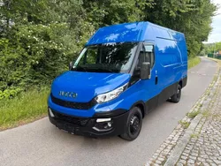Blau Gebraucht 2015 Iveco Daily Van / Kleinbus | 16.999 € (Etwas zu teuer)