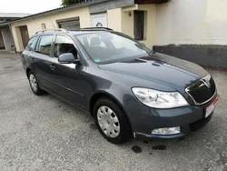 Grau Gebraucht 2009 Skoda Octavia Ambiente Kombi | 3.800 € (Fairer Preis)
