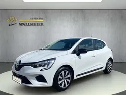 Weiß Gebraucht 2023 Renault Clio V Equilibre Limousine | 15.990 € (Fairer Preis)