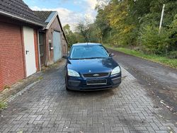 Blau Gebraucht 2006 Ford Focus Limousine | 800 €