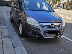 Grau Gebraucht 2009 Opel Zafira Kombi | 4.500 € (Etwas zu teuer)
