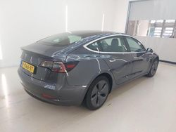 Grau Gebraucht 2020 Tesla Model 3 Standard Range Limousine | 20.900 € (Guter Preis)