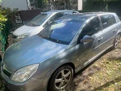Grün Gebraucht 2006 Opel Signum Kombi | 800 €