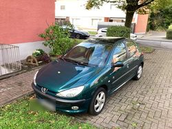 Grün Gebraucht 1999 Peugeot 206 Roland Garros Kleinwagen | 1.200 € (Fairer Preis)