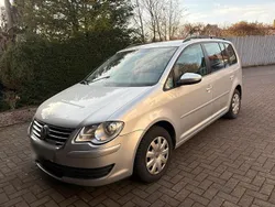 Silber Gebraucht 2009 VW Touran Van / Kleinbus | 6.250 € (Etwas zu teuer)