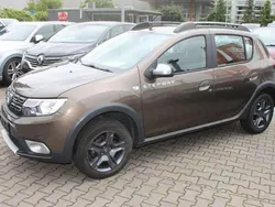 Braun Gebraucht 2018 Dacia Sandero Celebration Kleinwagen | 9.900 € (Fairer Preis)