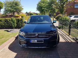 Blau Gebraucht 2024 VW Tiguan R-line SUV | 41.500 € (Fairer Preis)