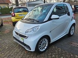 Weiß Gebraucht 2011 Smart ForTwo Coupé Passion Coupé | 5.690 € (Fairer Preis)