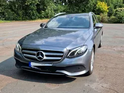 Grau Gebraucht 2017 Mercedes E220 Avantgarde Kombi | 22.500 € (Etwas zu teuer)