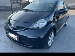 Schwarz Gebraucht 2006 Toyota Aygo Kleinwagen | 2.900 €