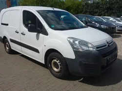 Weiß Gebraucht 2016 Citroën Berlingo Business Class Van / Kleinbus | 3.989 € (Fairer Preis)