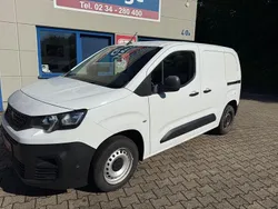 Weiß Gebraucht 2019 Peugeot Partner Premium Van / Kleinbus | 8.999 € (Guter Preis)