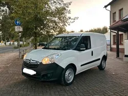 Weiß Gebraucht 2016 Opel Combo Van / Kleinbus | 5.600 € (Guter Preis)