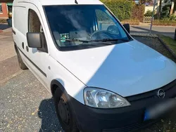 Weiß Gebraucht 2011 Opel Combo Van / Kleinbus | 3.400 € (Etwas zu teuer)