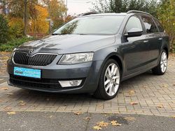 Grau Gebraucht 2015 Skoda Octavia Ambition Kombi | 11.800 € (Fairer Preis)