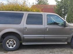 Grau Gebraucht 2003 Ford Excursion SUV | 11.000 €