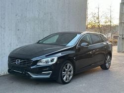 Schwarz Gebraucht 2015 Volvo V60 Momentum Kombi | 10.990 € (Guter Preis)