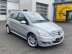 Silber Gebraucht 2011 Mercedes B180 Sport Van / Kleinbus | 7.650 € (Fairer Preis)