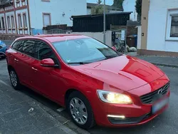 Rot Gebraucht 2017 Volvo V60 Kombi | 7.800 € (Superpreis)